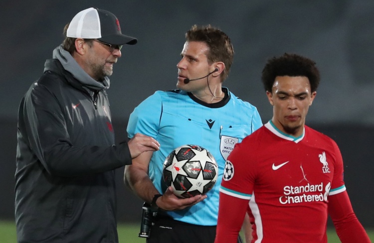 英媒：切尔西曾有机会200万英镑签塞梅尼奥，但为省钱放弃（英国媒体称切尔西曾可用200万英镑签下塞梅尼奥，因节省开支最终放弃）