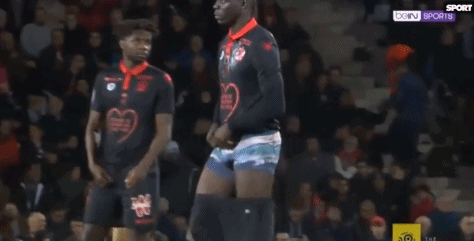 记者：西海岸下周二在杭州集结，杭州备战期间要踢一场热身赛