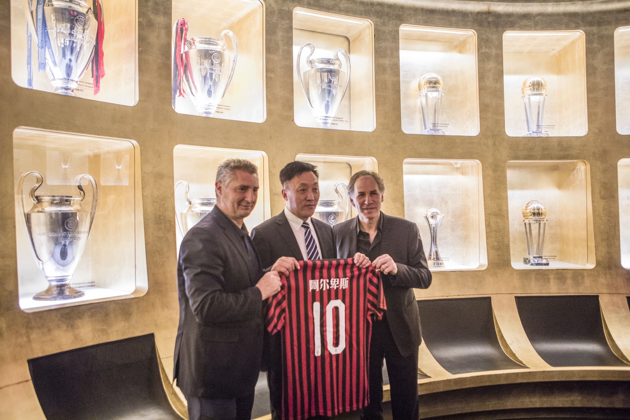 打破沉默！尼斯主席、英力士体育总裁公开谴责尼斯极端球迷