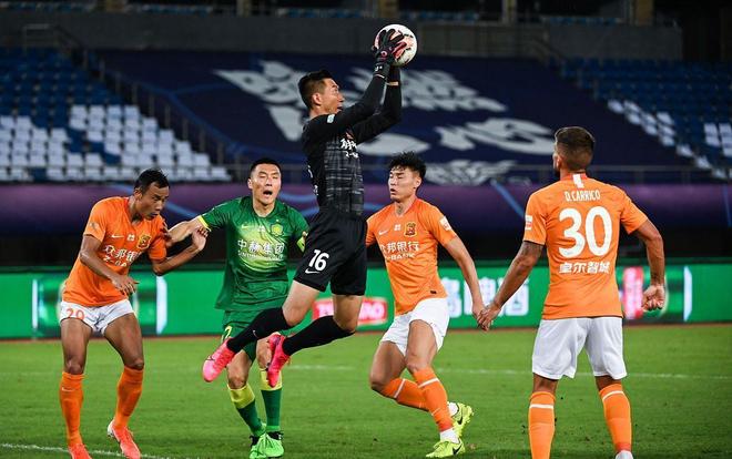 官方：水晶宫中场镰田大地右大腿受伤，预计缺席8到10周（水晶宫官宣：中场镰田大地右大腿受伤，预计伤停8-10周）