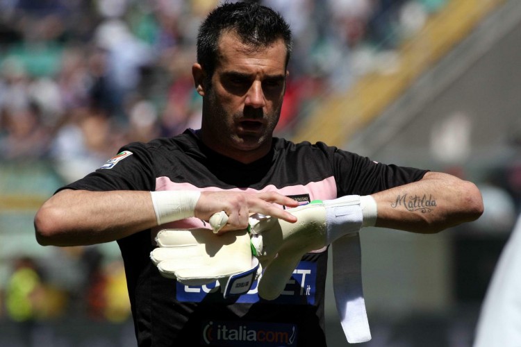 英媒：拜仁有意费耶诺德右后卫里德，但将面临英超俱乐部竞争