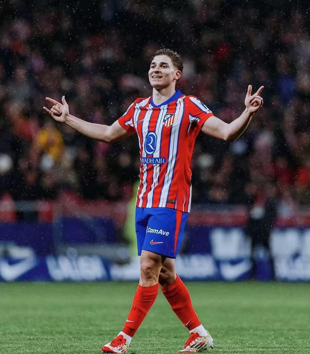 客场对阵亚美尼亚，葡萄牙进了五个，罗哥梅开二度。...