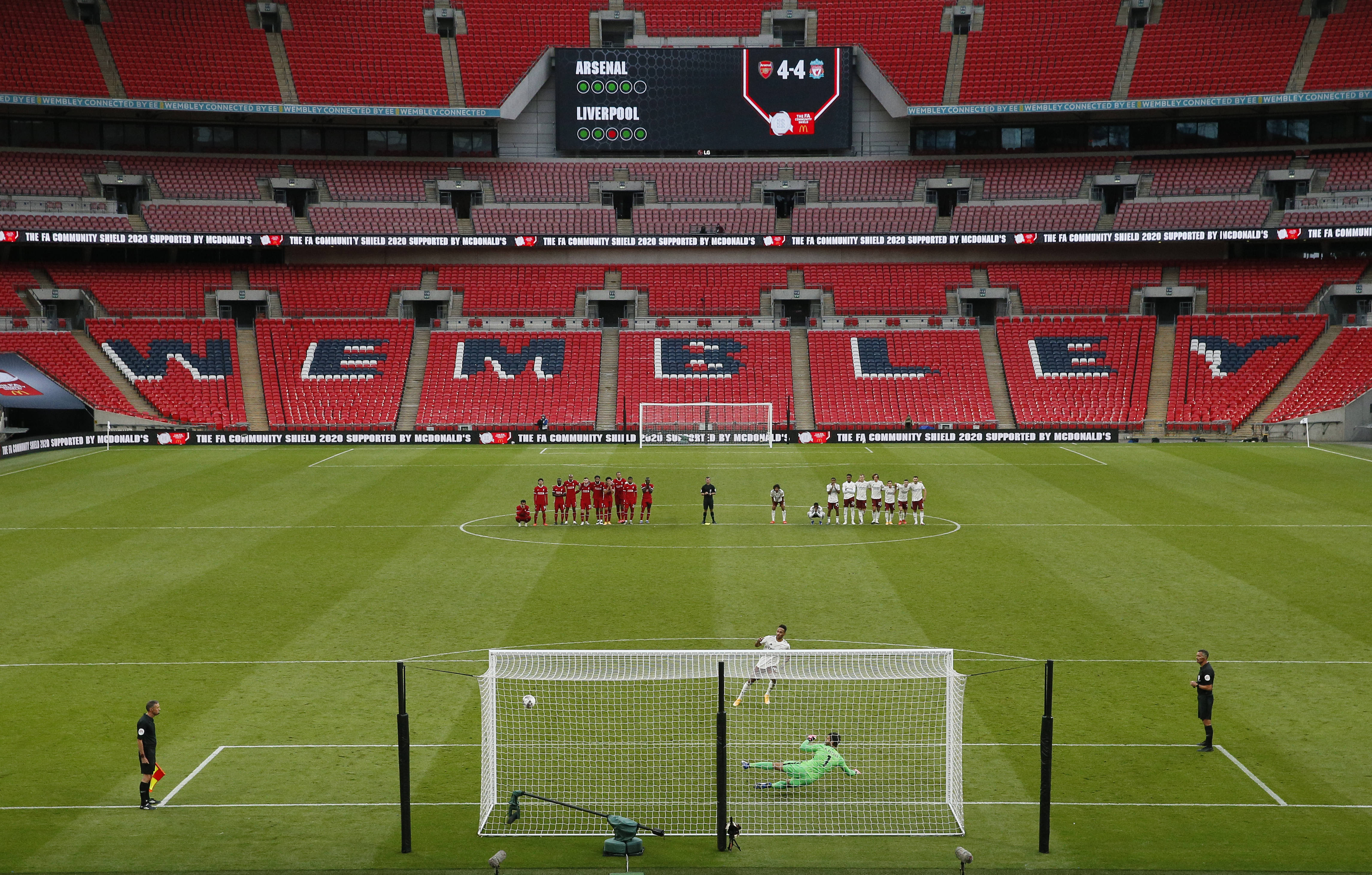 篮球勇士核心三分11投9中，全场手感火热