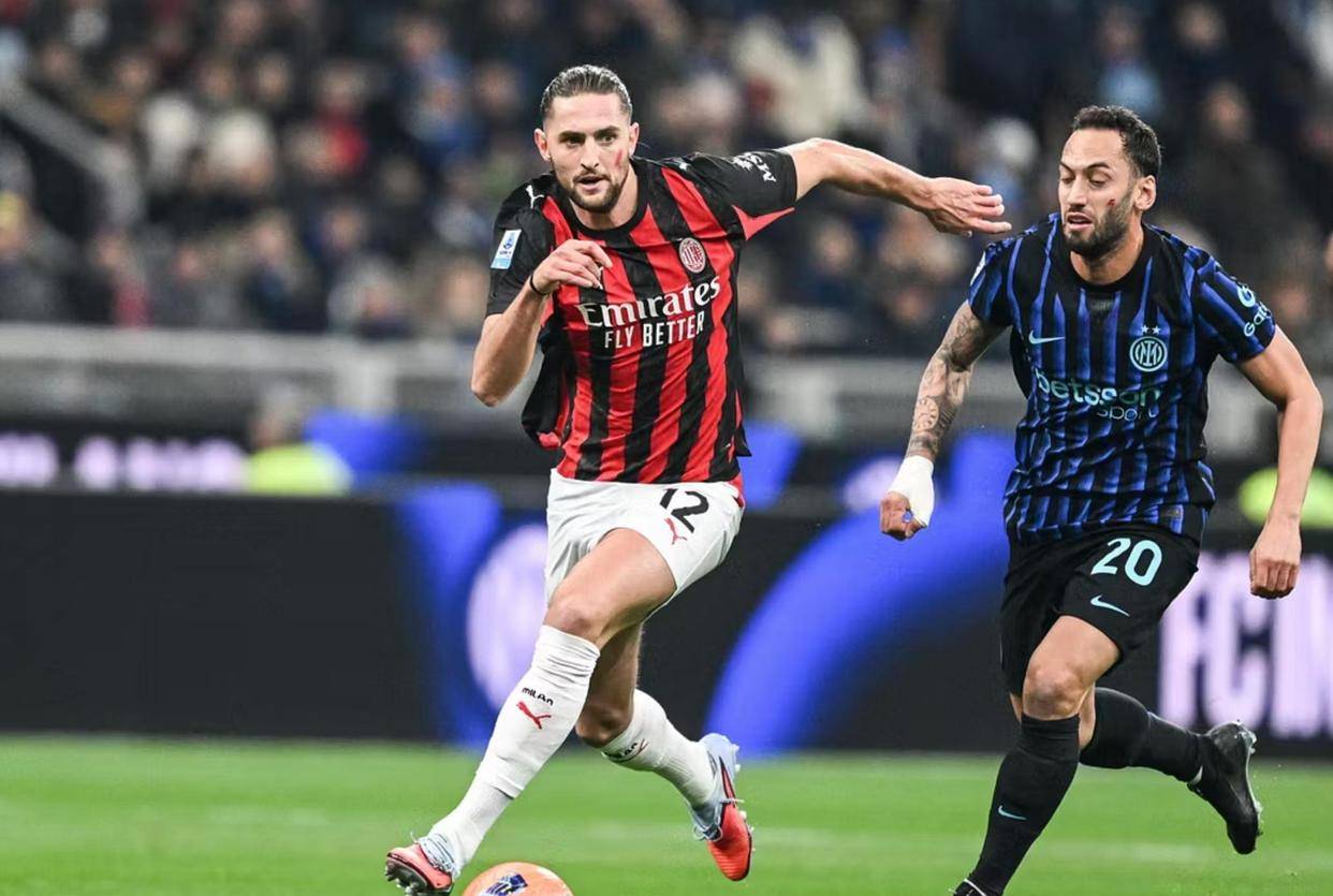 在利物浦夺冠巡游期间开车撞伤百人，肇事者被判21年半监禁（利物浦夺冠游行酿车祸致百人受伤，肇事司机获刑21年半）